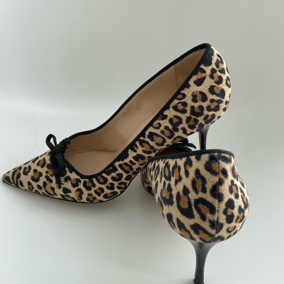 Manolo Blahnik - Bori Leopard Print Mid Heel Pump - Picture 3 of 7